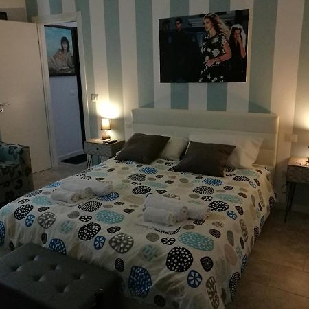 B&B A Casa Dell'Artista Кастелдача Екстериор снимка