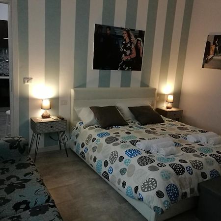 B&B A Casa Dell'Artista Кастелдача Екстериор снимка