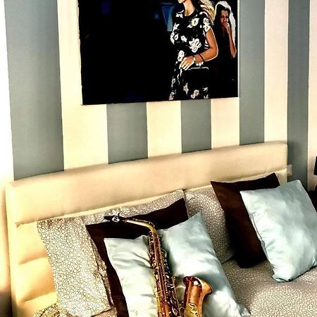 B&B A Casa Dell'Artista Кастелдача Екстериор снимка