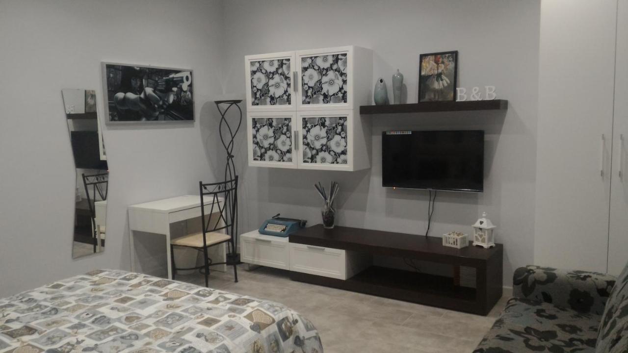 B&B A Casa Dell'Artista Кастелдача Екстериор снимка