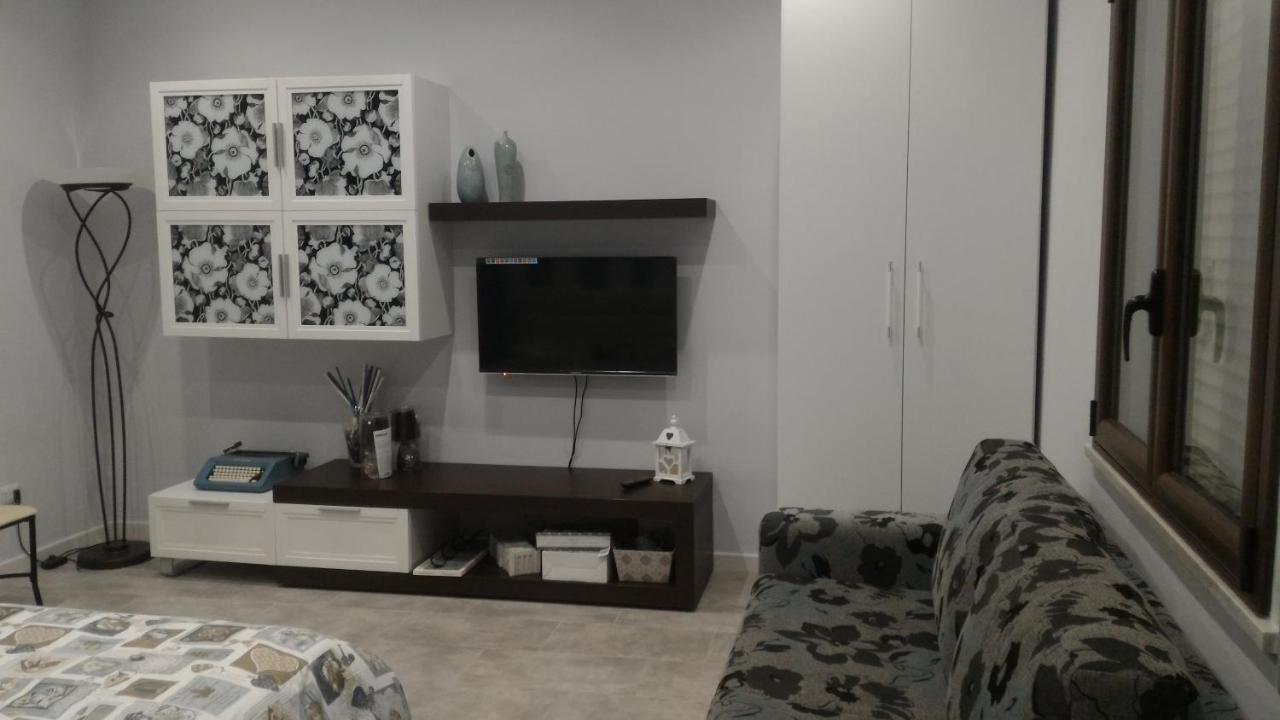 B&B A Casa Dell'Artista Кастелдача Екстериор снимка