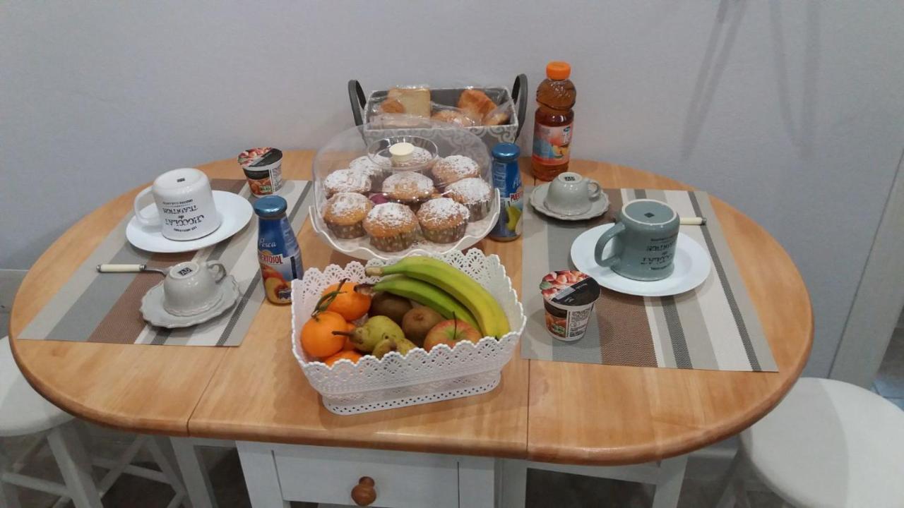 B&B A Casa Dell'Artista Кастелдача Екстериор снимка