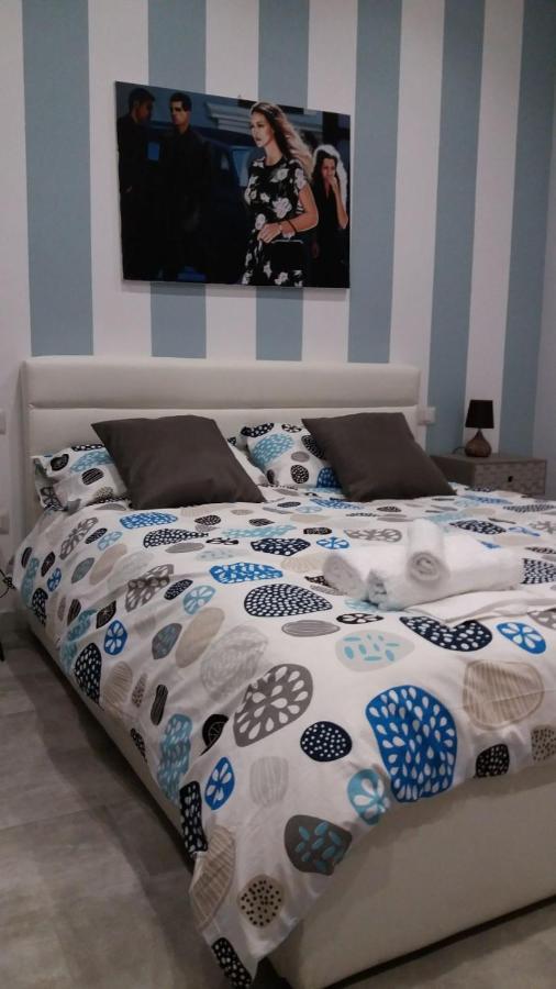 B&B A Casa Dell'Artista Кастелдача Екстериор снимка