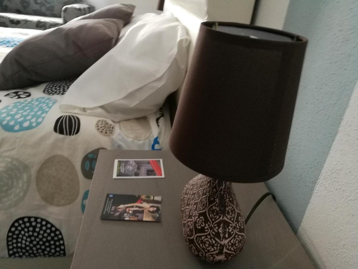 B&B A Casa Dell'Artista Кастелдача Екстериор снимка